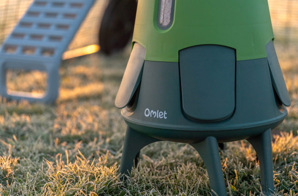 omlet smart feeder closing at dusk